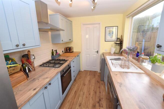 Kitchen: