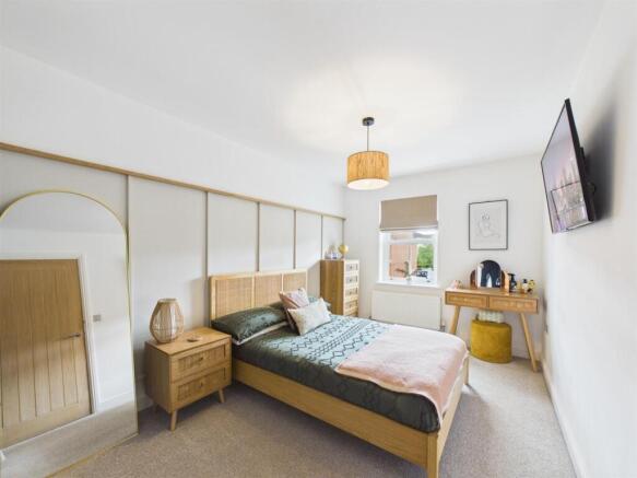 3 bed Terraced for sale Image 6