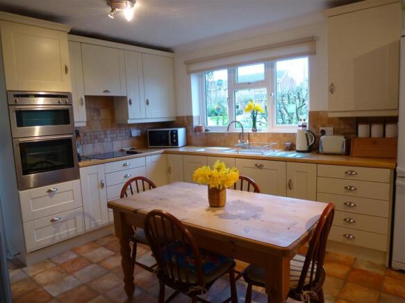 kitchen area.JPG
