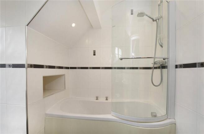 2 bed Apartment to rent Image 12