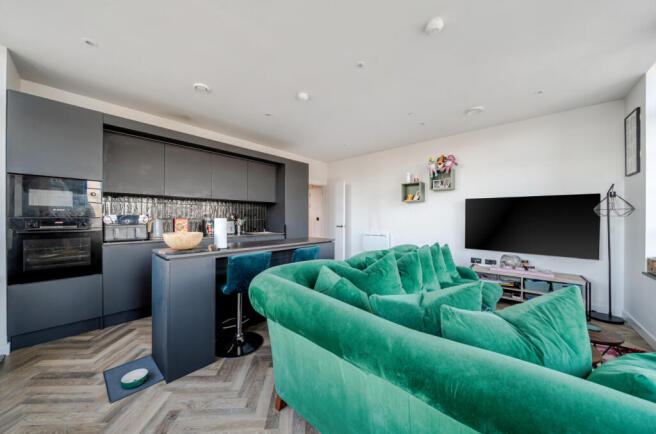 2 bed Apartment for sale Image 4