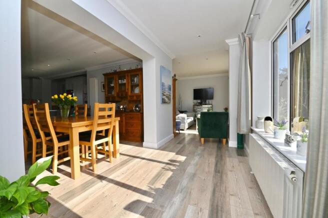 Snug/Sunroom Area