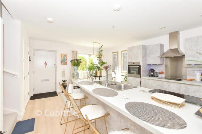 Lounge/ Diner/ Kitchen
