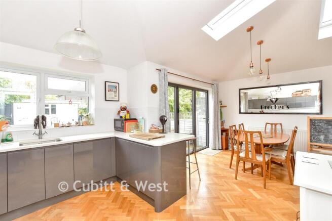 Kings Avenue, Chichester, West Sussex photo 4