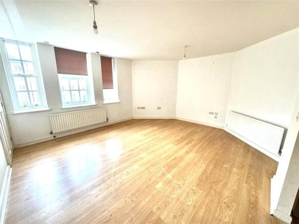 2 bed Flat for sale Image 4