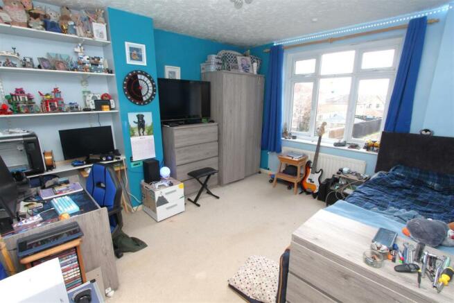 Bedroom 2.JPG