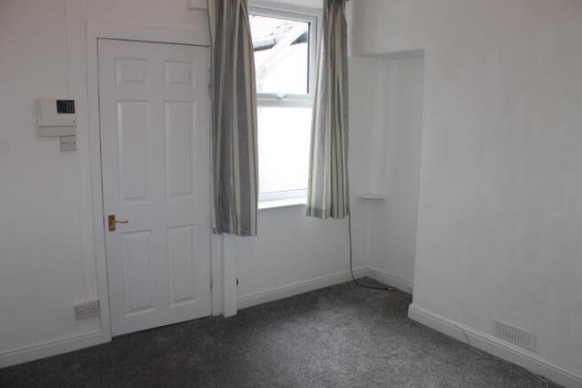2 bed Terraced to rent Image 7