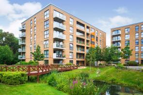 Flat 39, 15 Pisces Court, Zodiac Close, Edgware HA8 5FJ