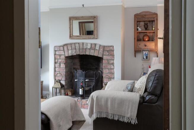 3 bed Semi-Detached for sale Image 6