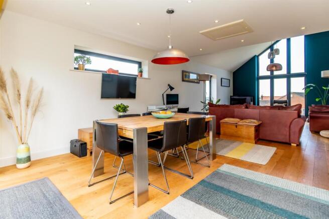 Open Plan Living/Dining Space