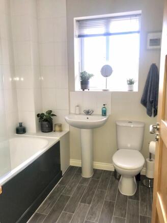 Family Bathroom 