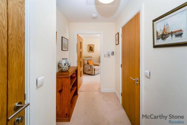 1 bed Apartment for sale Image 11