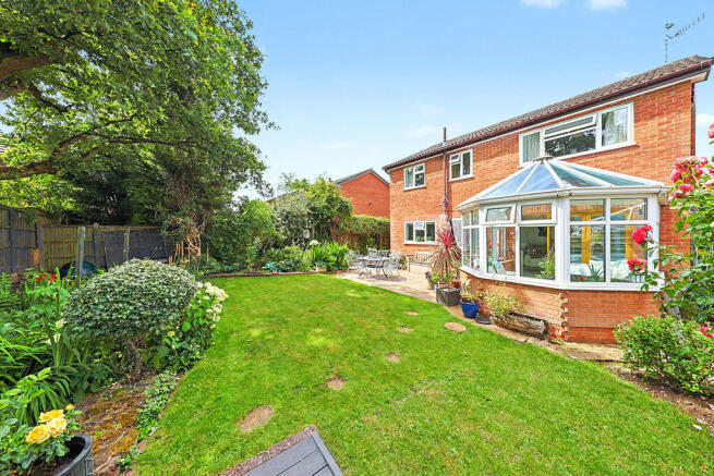 Bunting Close, Walton, Chesterfield photo 4