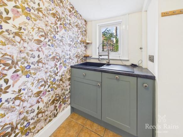 4 bed Semi-Detached for sale Image 7