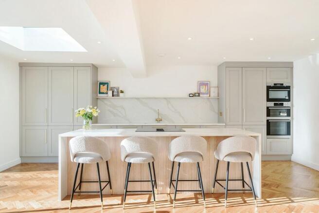 4 bed Semi-Detached for sale Image 9