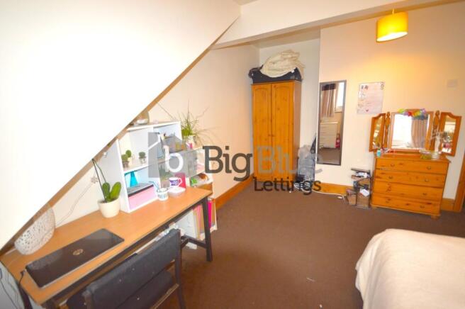 4 bed Terraced to rent Image 10