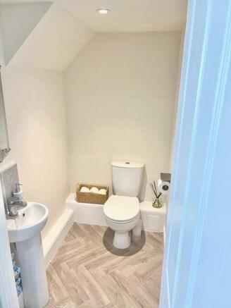 3 bed Terraced for sale Image 9