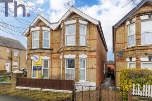 138, Adelaide Grove, East Cowes PO32 6DF