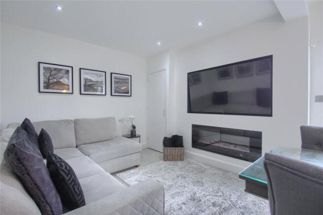 4 bed Detached for sale Image 10
