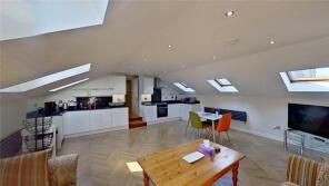 Flat 4, 27, Cockburn Street, Old Town, Edinburgh EH1 1BP