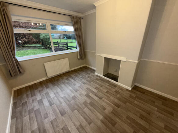 3 bed Semi-Detached to rent Image 8