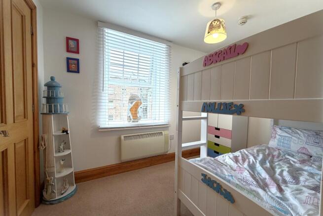 3 bed Flat for sale Image 12