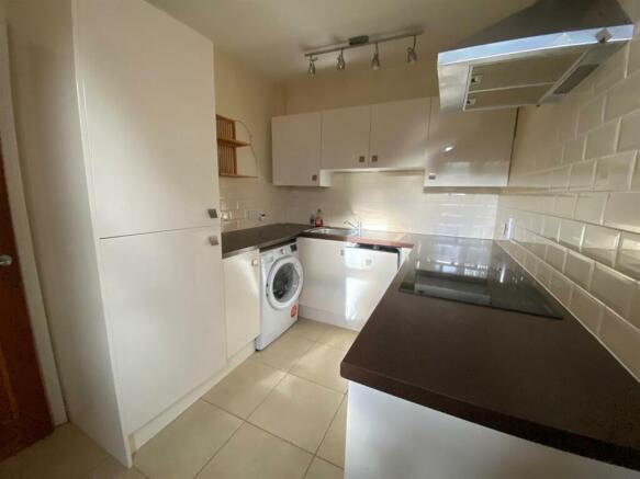 Kitchen 2.jpg
