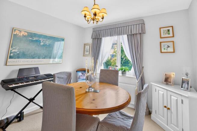 3 bed House for sale Image 6