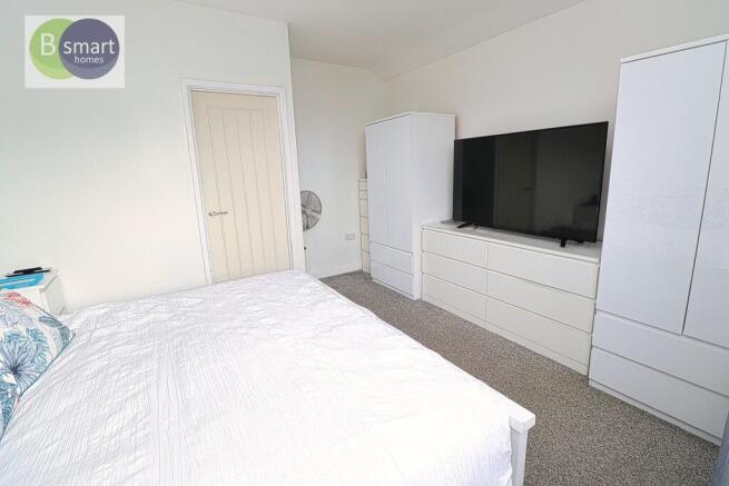 4 bed Semi-Detached for sale Image 7