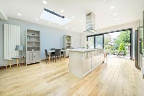 107, Osidge Lane, Southgate, London N14 5DS