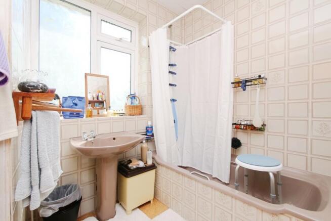 4 bed Semi-Detached for sale Image 7