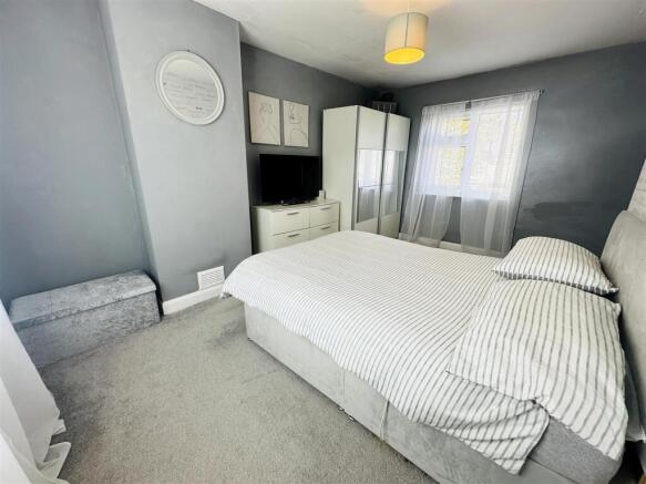 bed 1 .jpg