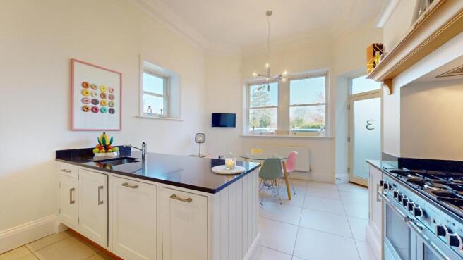 6 bed Terraced for sale Image 12