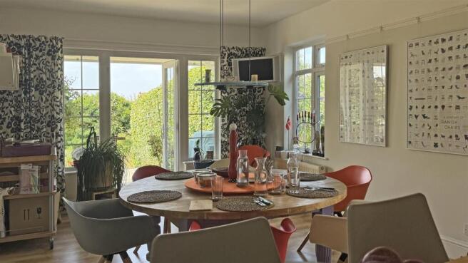 Kitchen Diner 2.jpg