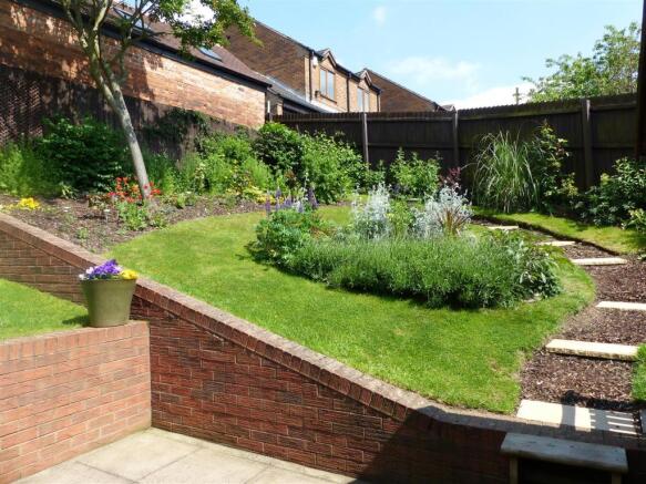 REAR GARDEN 3.JPG