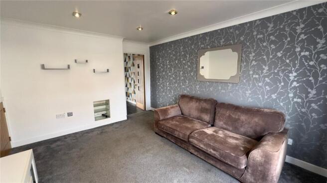 3 bed Terraced to rent Image 6