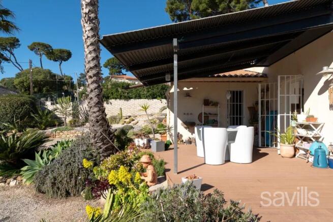 Villa for sale with sea views and direct private a