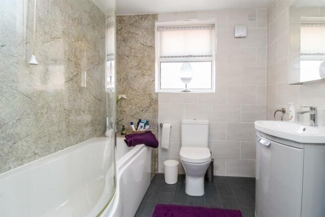 BATHROOM/W.C.