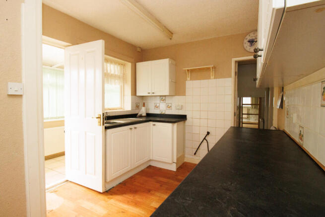 2 bed Semi-Detached Bungalow for sale Image 7