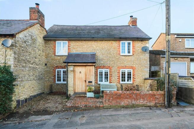 21 Lower Street, Pury End