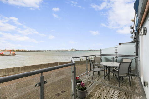 Davidson Close, Hythe, SO45