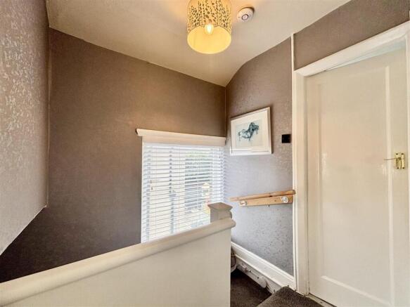 3 bed Semi-Detached for sale Image 8