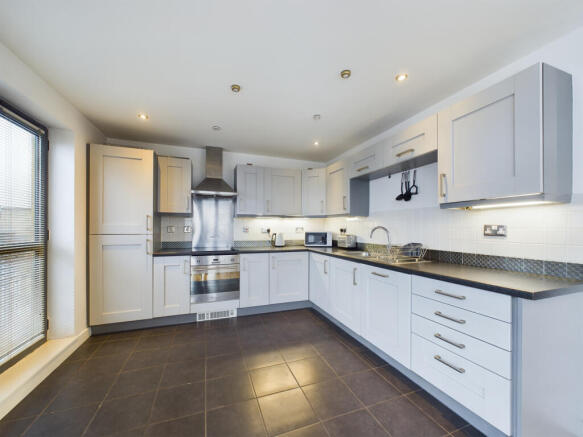 3 bed Apartment for sale Image 10