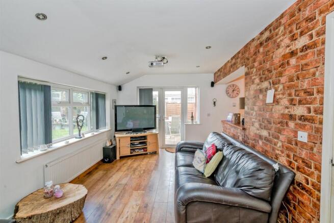 Wheatlands Close, Cannock, WS12 3XL-9.jpg