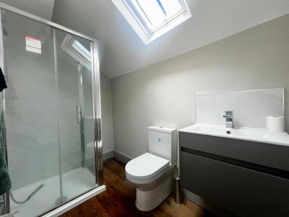 2 bed Flat to rent Image 6