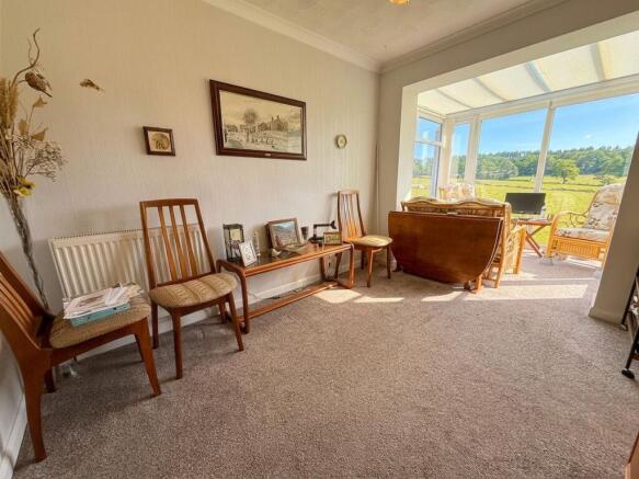 6 bed Detached for sale Image 7