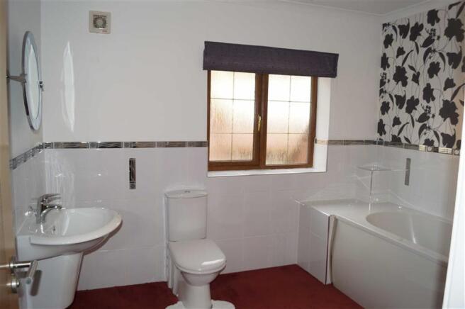 FAMILY BATHROOM