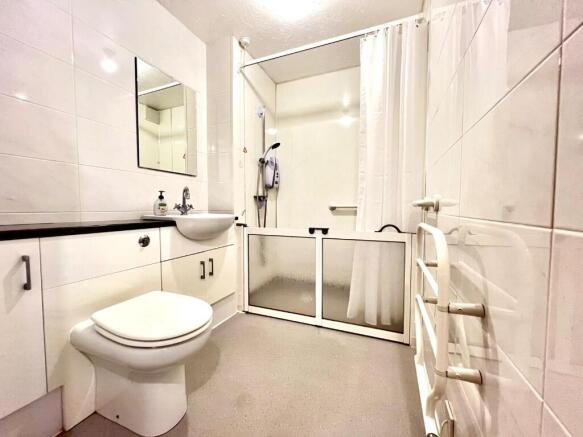 1 bed Ground Flat for sale Image 4