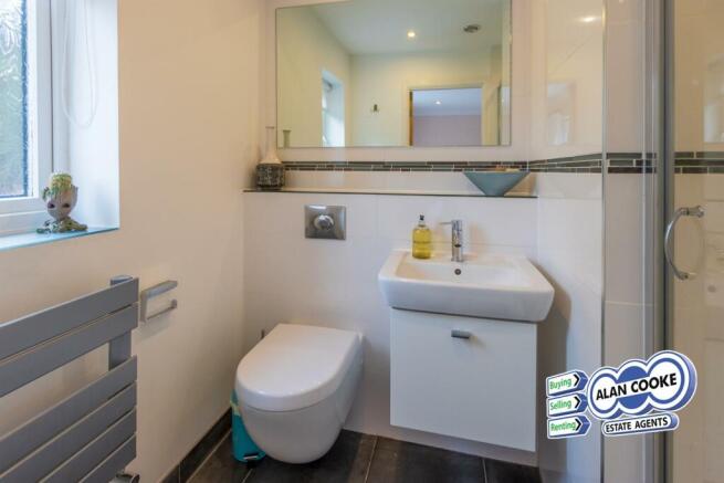 ENSUITE SHOWER ROOM