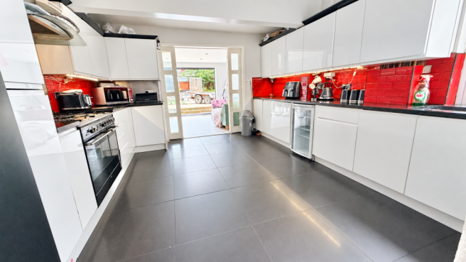 Kitchen image 1.png